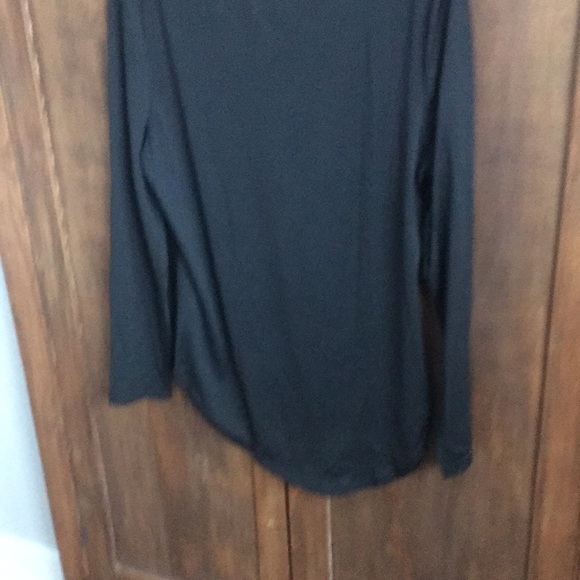 Black top - Picture 2 of 2